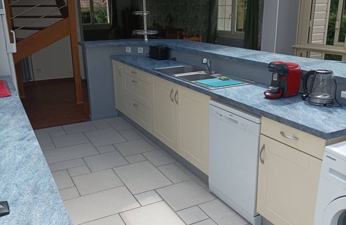 Sainte-Croix-sur-Aizier Casa | Large 200m2 house set in wooded grounds