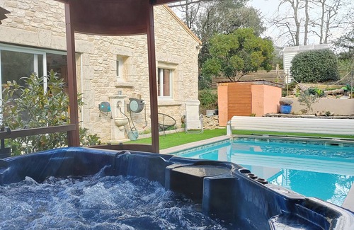 Saint-Andre-d'Olerargues Villa | Large private villa with swimming pool, jacuzzi, sauna, Arcade terminal