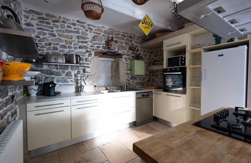 Saint-Bauzille-de-Montmel Casa | Large village house, 6 bedrooms and swimming pool