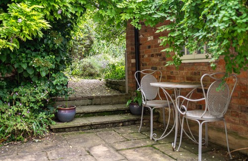 Bledington Cabaña | Large friendly holiday cottage near to Kingham, Daylesford and Stow on the Wold - Milton House