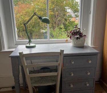 Lee Green Casa | Large garden-view room, 20 min from Central London, in a stylish period property in Lee, with free parking and a friendly Jack Russell