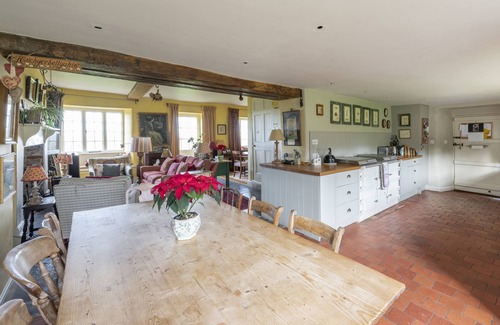 Blackford Casa | Large gentrified farmhouse nr trendy Bruton, 8 bedrooms, wild swimming, sauna.