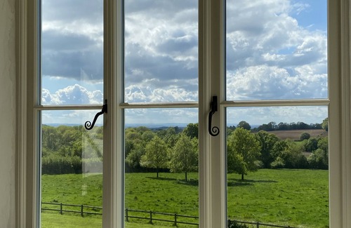 Blackford Casa | Large gentrified farmhouse nr trendy Bruton, 8 bedrooms, wild swimming, sauna.