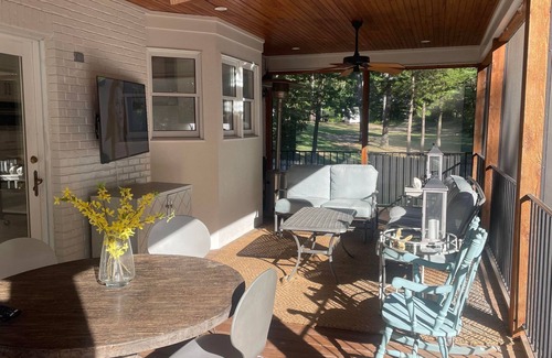 Burney Branch Casa | Large Golf Course neighborhood 4 Bd, 4.5 Ba