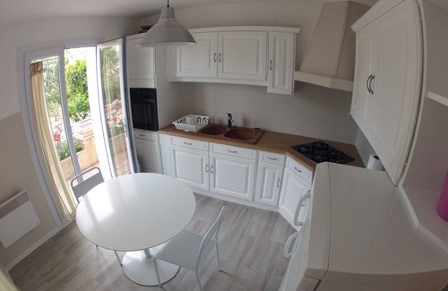 La Cadiere-d'Azur Apartamento | Gran planta baja de una villa provenzal en el corazón del pueblo, cerca del mar.