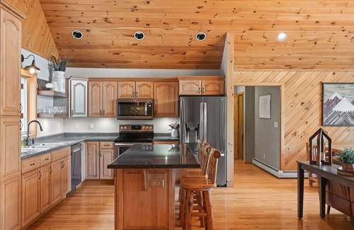 Prattsville Casa | Large Group Catskills Mountain Retreat near Hunter & Windham Mountains