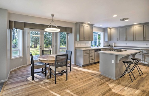 Seattle Hill-Silver Firs Casa | Large Group Getaway: Spacious Snohomish Home!