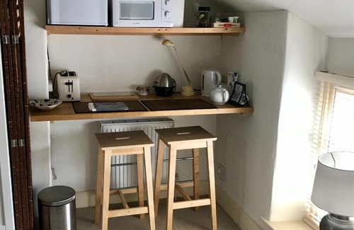 Abergavenny Cama Y Desayuno | Large guest room in stylish Georgian town house