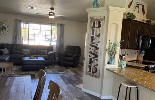 Lake Havasu City Casa | Large heated pool and hot tub! 2 King Rooms. Lake View!