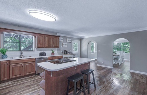 Flintstone Casa | Large Hillside Retreat with Pool and Hot Tub!