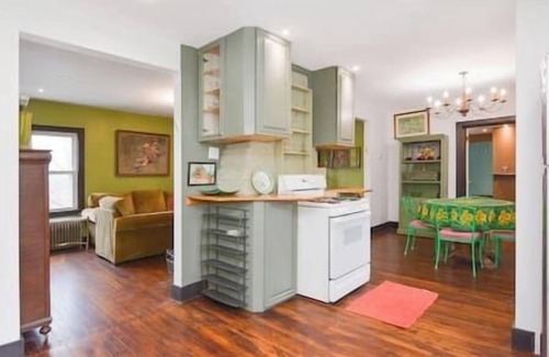 North Adams Casa | Large hilltop villa with hot tub!