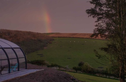 Torpoint Casa | Large holiday home on Rame Peninsula AONB. 5 beds 4 bathrooms. On site parking.