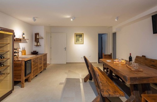 Kastel Stari Villa | gran villa de vacaciones en alquiler cerca de Split, villa de vacaciones en Croacia con piscina, aire acondicionado, paseo a la ciudad villa Croacia
