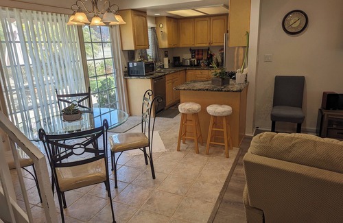 Northwest Torrance Casa | Large home 5 Minutes To South Bay Beaches! 30 mins to LA/Hollywood Theme Parks