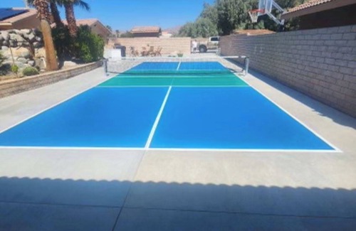 Desert Hot Springs Casa | Large home +>acre compound, sleeps 20,pickle +basketball,15 mins to PS,billiards