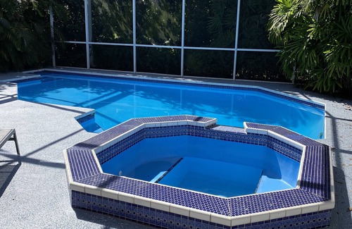 Greater Northdale Casa | Large home close to St. Peter beach and Clearwater beach, close by bush garden.