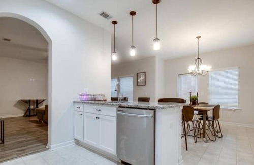 Flemington Casa | Large Home Conveniently Located Quiet Neighborhood