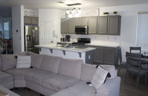 Linda Casa | Large home in Marysville 30 min from Sacramento aeropuert