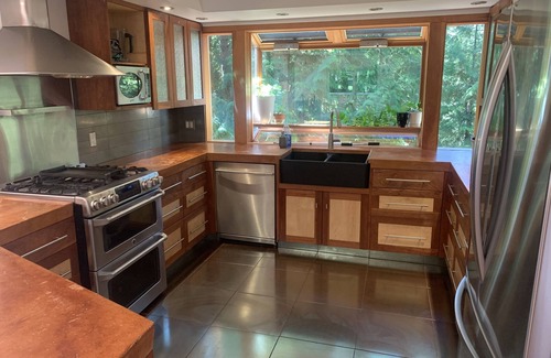 Vernon Casa | Large home near lakes and mountains