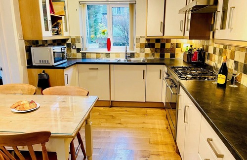 Deddington Casa | Large Home Near Soho Farmhouse, Blenheim Palace and Oxford