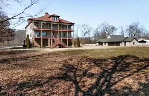Rogersville Casa | Large Home on Bluewater/Sleep 24/with boats