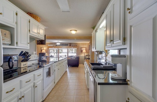 Nisswa Cabina | ¡NUEVO! Gran casa en el lago Edward w / Deck & Fire Pit!