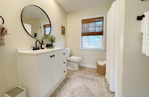 Whitemarsh Island Casa | Large Home Sleeps 10 Beach & Downtown Dog Heaven