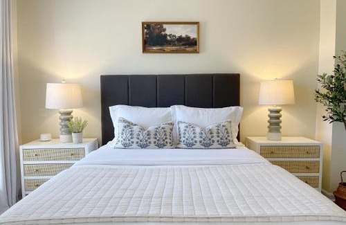 Whitemarsh Island Casa | Large Home Sleeps 10 Beach & Downtown Dog Heaven