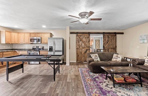 Lansing Casa | Large Home Sleeps 22! Dogs Ok!