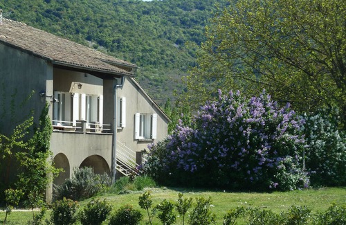 Valvigneres Casa | Casa grande para 10 personas con piscina.