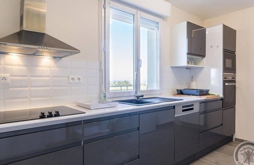 Gatteville-le-Phare Cabaña | Casa grande con vista al estanque y al mar, cerca del Faro, jardín y terrazas, estacionamiento