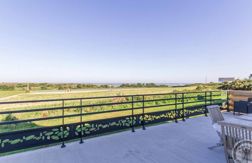 Gatteville-le-Phare Cabaña | Casa grande con vista al estanque y al mar, cerca del Faro, jardín y terrazas, estacionamiento