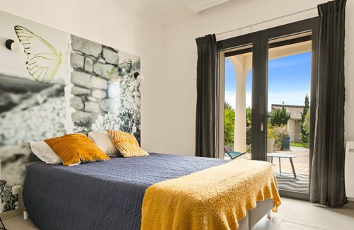 Sagone Casa | Gran casa en Córcega, vista al mar, paseo por la playa y piscina privada.