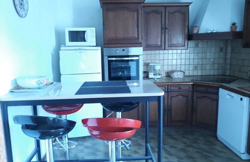 Entressen Casa | Large house in Provence village of Entressen with enclosed garden planted with trees, quiet location