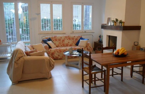 Roccamare Casa | Casa Pineta Grande con jardín para familias o grupos de amigos.