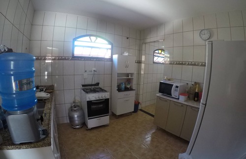 Foguete Casa | AMPLIA CASA CON 4 dormitorios y 3 baños, piscina, churraqueira, cable TV y WiFi