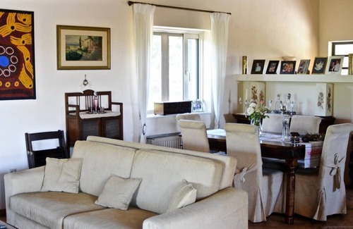 Oropos Casa | Gran casa con piscina y jardín, cerca de Atenas y la playa.