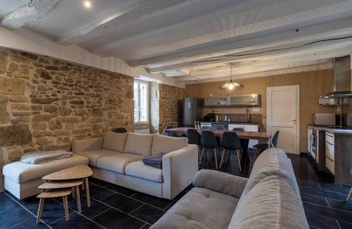 Nailhac Casa | Lanalex – Casa de vacaciones espaciosa con piscina en el corazón del Périgord Noir