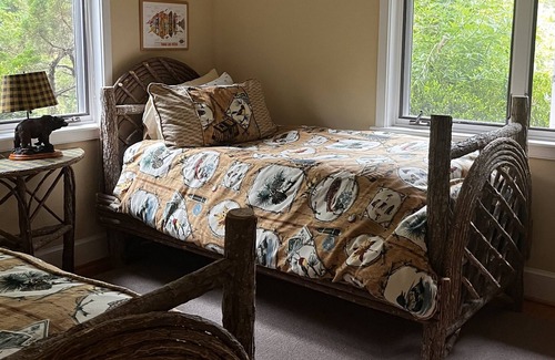 Washington Casa | Large, immaculate guest house on 75 stunning acres w/7 acre lake. Pet friendly.