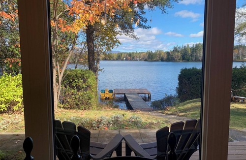 Saint-Honore Chalet De Esquí | Large, intimate cottage on Lac Docteur