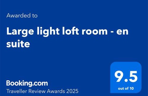 Brighton Casa | Large light loft room - en suite