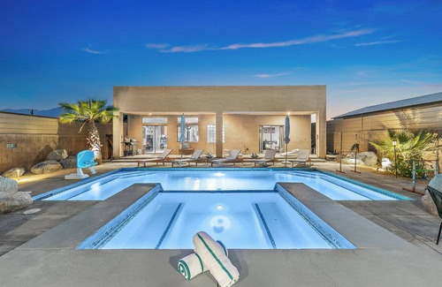 Desert Hot Springs Casa | Large lot, good size home 6 bds, billiards, close proximity to PS & golf