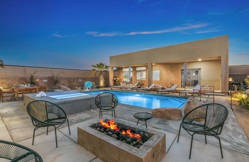 Desert Hot Springs Casa | Large lot, good size home 6 bds, billiards, close proximity to PS & golf