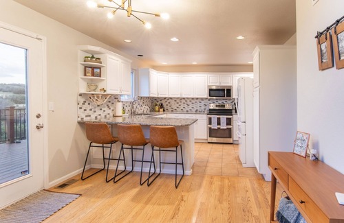 Castle Rock Casa | Large Luxurious Home Breathtaking Views w/ FirePit