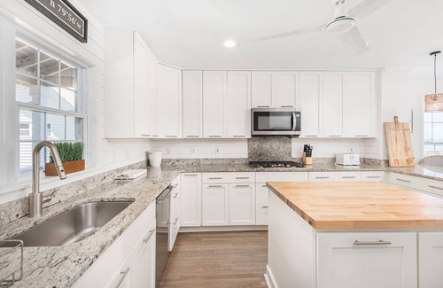 Folly Beach Casa | LARGE LUXURY BEACHFRONT...WELCOME TO THE HUSHPUPPY HOUSE