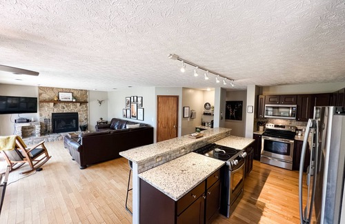 Laurelville Casa | Large Luxury Estate perfect for any occasion large or small, families.