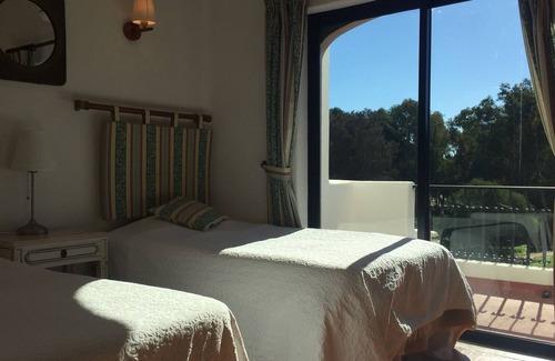 Penina Apartamento | Fantástico apartamento familiar con gran terraza privada, WiFi rápido, aire acondicionado. 5 minutos de la playa