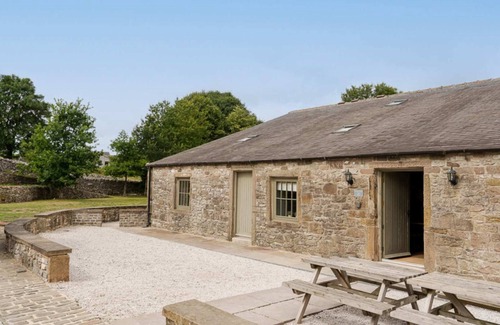 Newton Grange Casa | Large luxury farmhouse retreat situated in a rural hamlet, perfect for large gatherings of up to 50