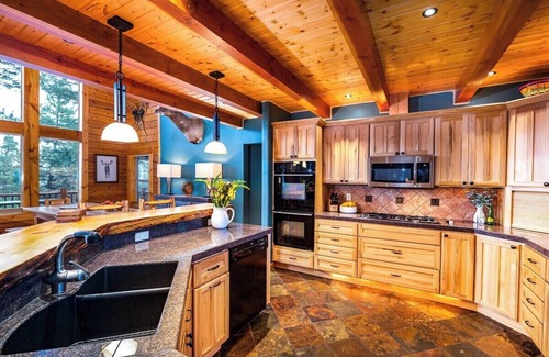 Pagosa Springs Cabina | Large luxury home. Hot Tub, Great Views, Game Room.