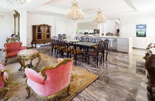 Capo d'Orlando Villa | Gran villa de lujo en Sicilia para alquilar en la costa del Tirreno y cerca de la playa, piscina, aire acondicionado, vistas al mar, Wi-Fi, a pie de la ciudad